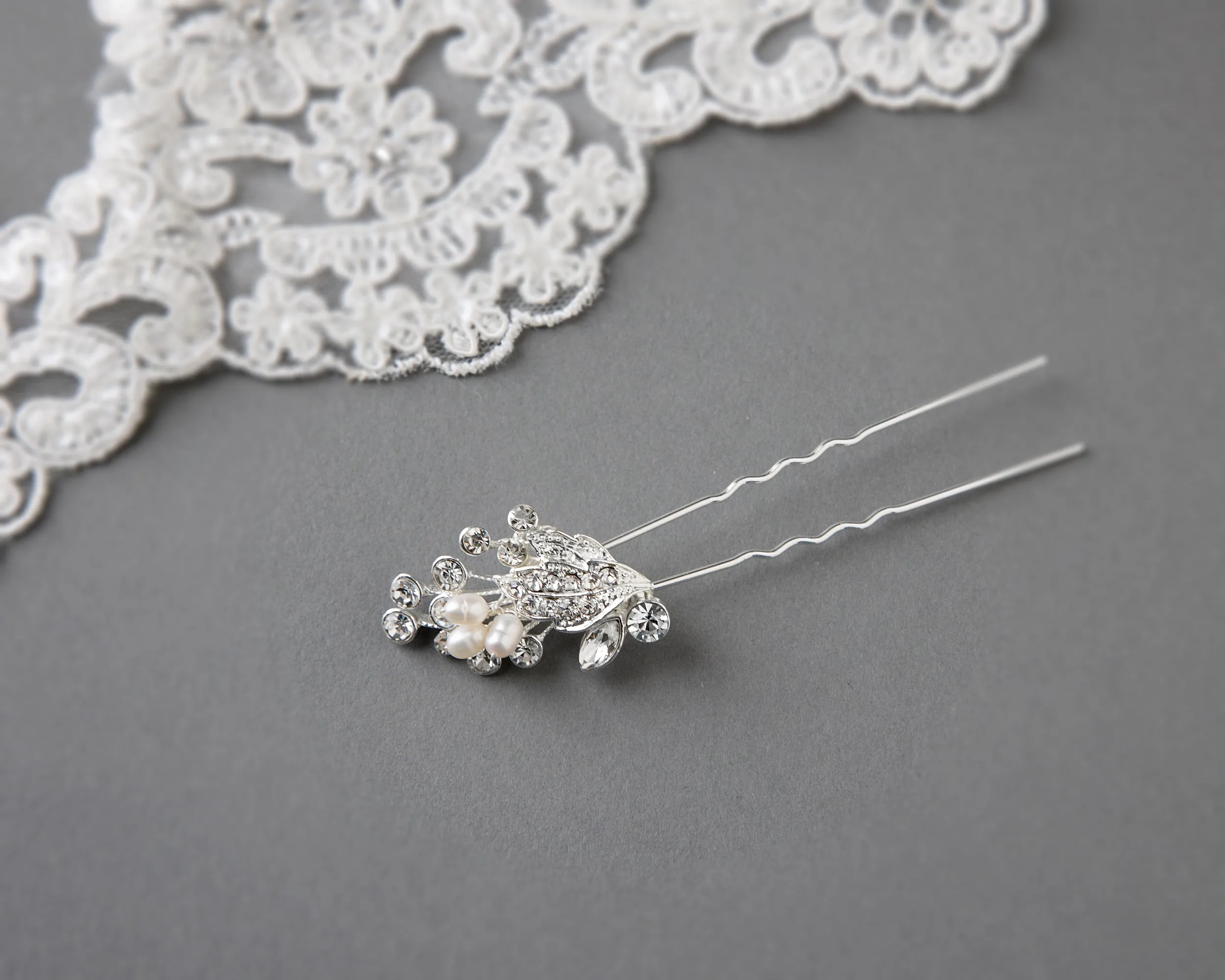 Ivory Cultured Pearls and Crystal Leaves Hair Pin